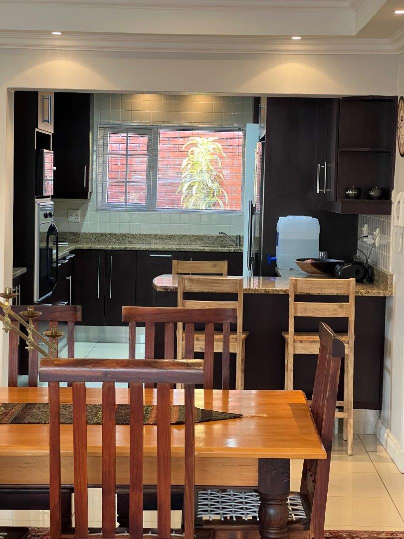 To Let 4 Bedroom Property for Rent in Walmer Eastern Cape